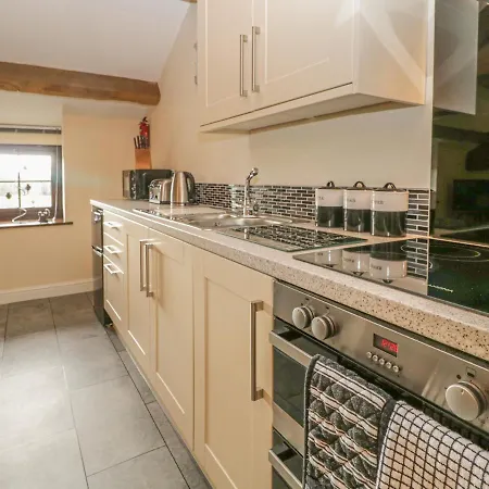 The Studio Malt Kiln Cottages, Kirkby-in-furness *